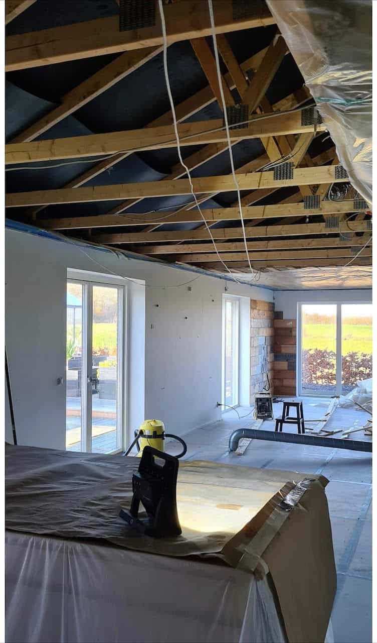 tagkonstruktion i stue